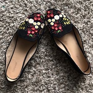 Topshop Black Floral Embroidered Flats size 8